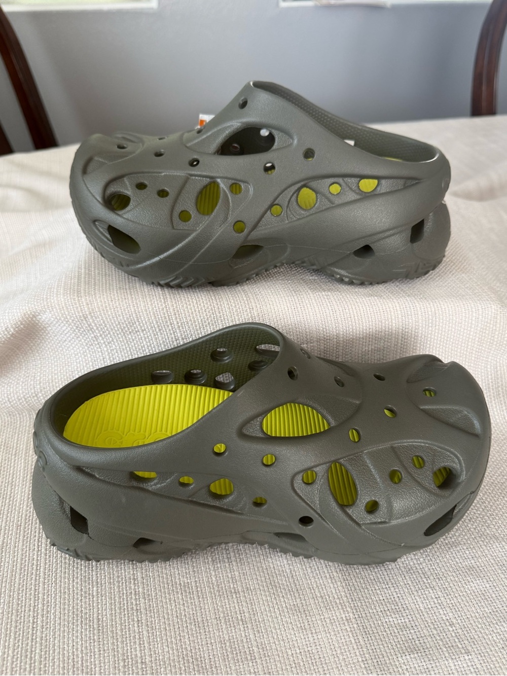 CROCS CAGED Slip-On Clog